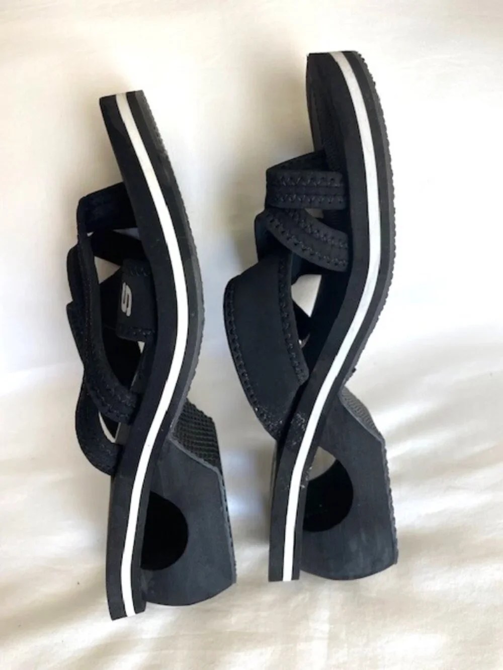 Skechers black sandal with white trim - Picture 3 of 6